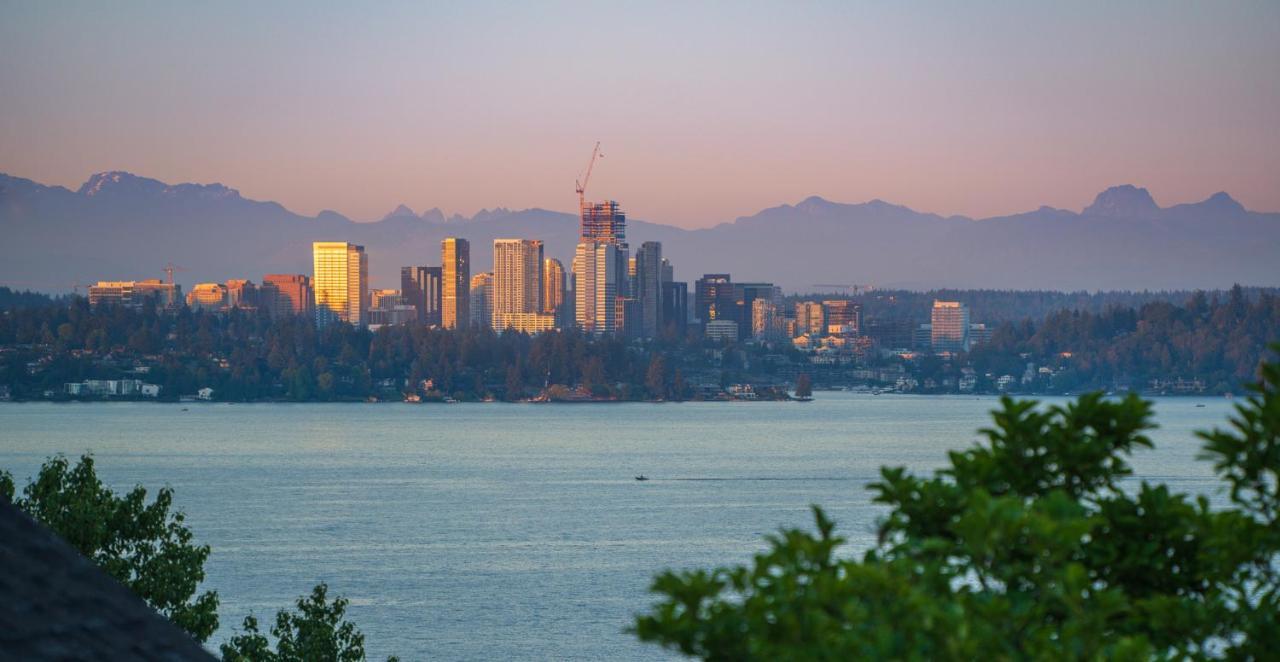 Sunrise On Lake Washington Villa Seattle Exterior foto