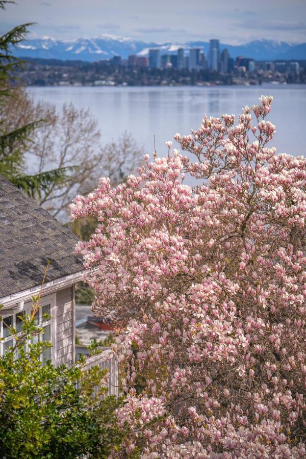 Sunrise On Lake Washington Villa Seattle Exterior foto