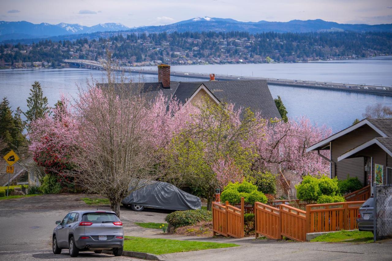 Sunrise On Lake Washington Villa Seattle Exterior foto