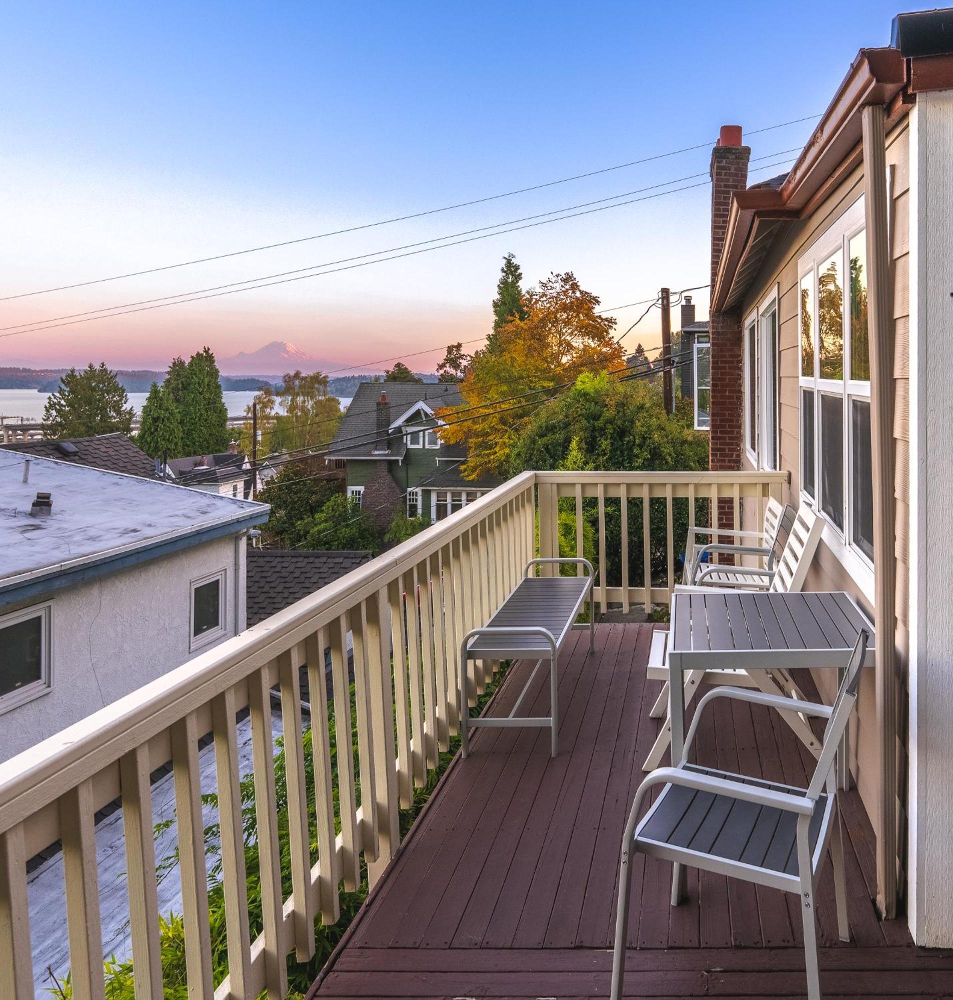 Sunrise On Lake Washington Villa Seattle Exterior foto